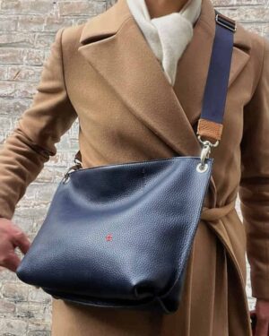 mae-l-donkerblauw-cognac-2