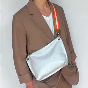 MAE-medium-creme-oranjewitstreep